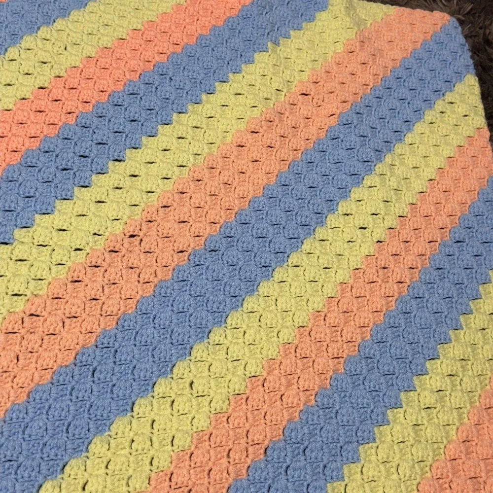 Handmade Crochet Baby Blanket‎ Throw Variegated Pastel Shell 33x33